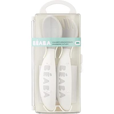 BÉABA, Lot de 2 Couverts Ergonomique d'apprentissage 2ème Âge, Dès 10 mois, Prise en main facile pour Bébé, Adaptée aux droitiers et aux gauchers, Boîte de transport incluse, Light Mist