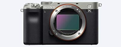 Sony Alpha 7 C - Fotocamera Digitale Mirrorless Full-frame, compatta e leggera, Real-time Autofocus, 24.2 MP, Stabilizzatore integrato a 5 assi, lunga durata della batteria (Argento)