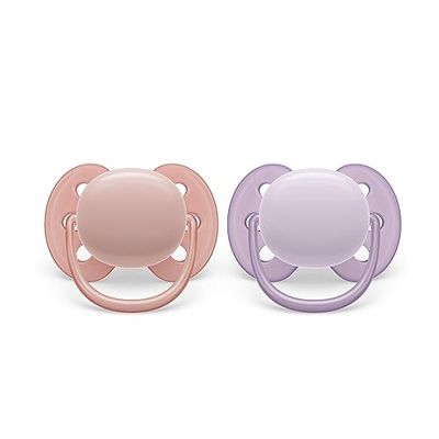 Philips Avent Sucette ultra-douce - 2 sucettes douces et flexibles pour bébés âgés de 0 à 6 mois, sans BPA, avec étui de transport stérilisateur (modèle SCF091/31)