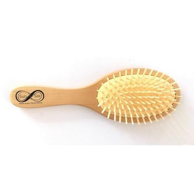 Brosse à Cheveux en Bambou Naturel Végan - Démêlante, Antistatique et Respectueuse de l’Environnement - 109 Picots Souples sur Coussin pour un Brossage agréable avec Effet Massant - Sun & Sia