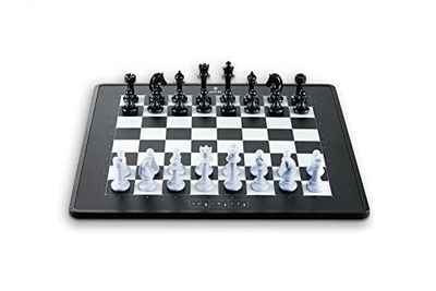 MILLENNIUM eONE – Electronic chessboard for online play on Lichess, chess.com and Tornelo. With 81 LEDs for move display. Integrated lithium-ion battery and Bluetooth/USB.