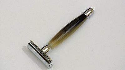 Dovo Safety Razors Long Handle 1 Sample Blade Chromeplated, Buffalo Horn, Straight Cut In Box 300 ml
