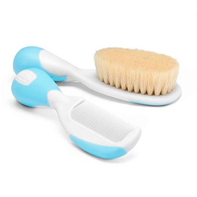 Chicco Conjunto de escova e pente para bebé, escova com cerdas macias naturais, pontas redondas, cabo antiderrapante, presente para bebé, essencial no precisa do bebé, cor azul