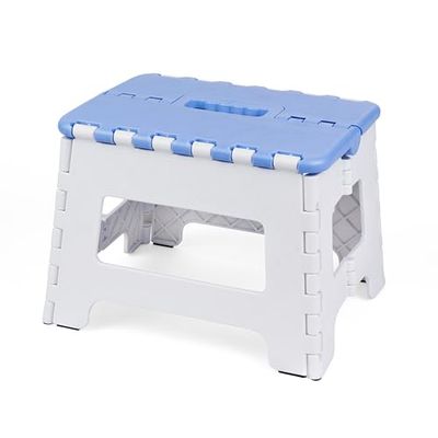 JOLLY Petit Tabouret Pliant, Stable et Compact, Charge maximale : 100 kg, idéal pour Les Enfants et Les Adultes, Utilisation Polyvalente : Salle de Bain, Camping, Jardin et Voyage, Peu encombrant et