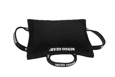 Dingo Gear Coussin de Morsure pour Entraînement K9, Obéissance, IGP, Sessions de Morsure pour Chiens des Forces Spéciales, Coin Fait Main avec 3 Poignées, Nylcot Rouge, Moyennement Doux (S00526)