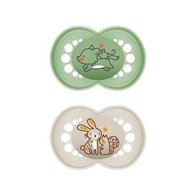 MAM Lot de 2 tétines originales, respectueuses des dents, pour bébé, en matériaux durables et biorenouvelables, en silicone MAM SkinSoft, avec boîte à tétine, 6-16 mois, loup et lapin