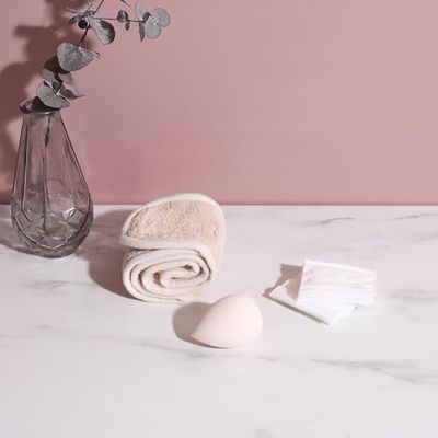 COSMETIC CLUB, SC0697, Coffret Essentiels de Maquillage Pratique avec Accessoires Inclus, Teintes Variées, Compact et Léger, Idéal pour Offrir - Taille 12, Couleur Transparent