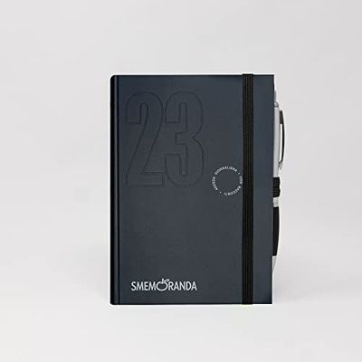 Smemoranda - Daily Diary 12 Months, January - December 2023 - Hardcover, Checked Sheets - Medium Size 11.2x16.5 cm - Pen Included - Black Color, P000599
