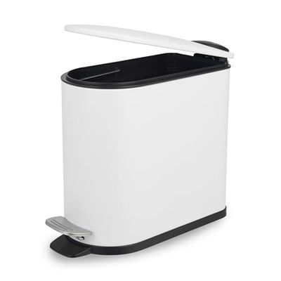 Beldray Cubo de basura con pedal de baño pequeño de 5 litros, tapa de cierre suave, cubo de basura sanitario en forma de D para dormitorio, oficina, cocina, acabado con recubrimiento en polvo, ahorro