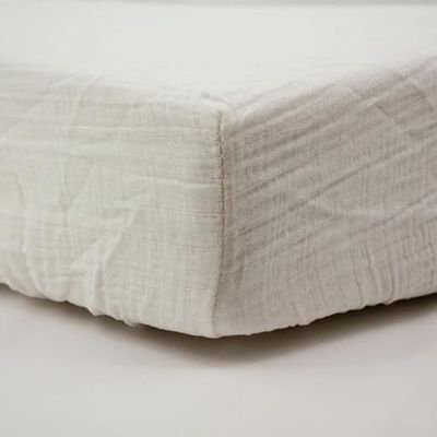 Babycalin - Drap housse 70x140 cm Écru - Drap housse coton Doux, respirant et résistant en double Gaze de Coton - Drap 70x140 Tendance Déco pour lit bébé - Drap housse bébé avec bonnets de 17 cm