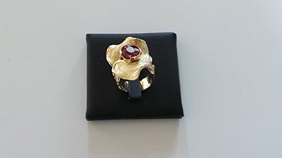 Anello in oro giallo (gr. 13,1) con rubellite