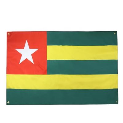AZ FLAG Togo vlag 150 x 90 cm met 4 ogen, Togolees paviljoen voor balkon of muur