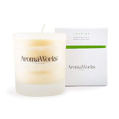 AromaWorks - Inspire Candle - Bergamote et Poivre Noir - Cire de Soja - Huiles Essentielles - Ravive et Énergise - sans Fumée - Brûlure Optimale de Longue Durée - Naturel et sans Cruauté - 7.76 oz