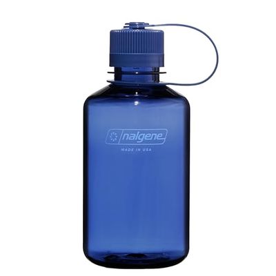 Nalgene Sustain Tritan BPA-fri vattenflaska tillverkad med material härledd av 50% plastavfall, 16 oz, smal mun, denim