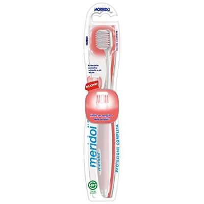 meridol Brosse à dents protection complète des gencives avec poils doux et dents sensibles. Produit avec 40% de plastique recyclé.