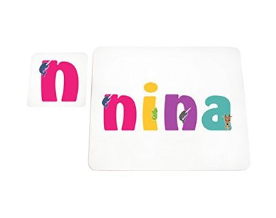 Little Helper Napperon avec Coaster Style Illustratif Coloré avec le Nom de Jeune Fille Nina