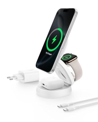 Belkin Station de Charge 3-en-1 Pliable, Chargeur Induction Compatible MagSafe, certifié Qi2, 15W, pour iPhone 16, 15, 14, Apple Watch, AirPods, Base antidérapante, Adaptateur 36W Inclus - Blanc