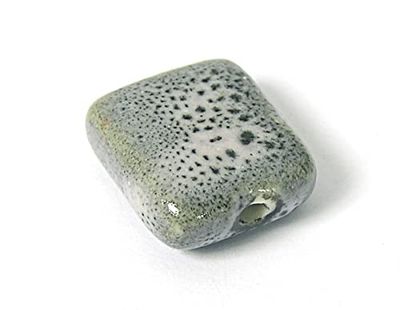 Perle céramique carrée grise 17x17x7mm. 100u.