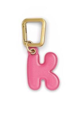UNTAGS - Bedelletter K - Materiaal met lederen effect - Inclusief gouden metalen gesp - Roze