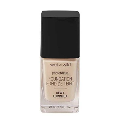Wet n Wild, Photo Focus Foundation Dewy, Weightless Foundation with Nourishing and Long-wearing Formula, Buildable Coverage, Ideal for Normal to Dry Skin Type, Vegan, Soft Ivory