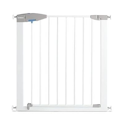 Munchkin Lindam Cerca de segurança infantil, barreira de escada para bebés e crianças pequenas, cerca de montagem fácil sem parafusos, porta de segurança para bebé, cerca metálica, 76-82 cm, branco
