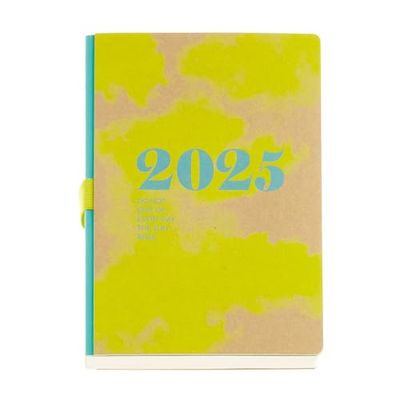 Miquelrius Kalender 2025, afmetingen 155 x 213 mm, weekoverzicht, genaaide omslag van kraftkarton, duurzaam papier 100 g/m², rubberen penhouder, Catalaans, Engels en Portugees, wolken