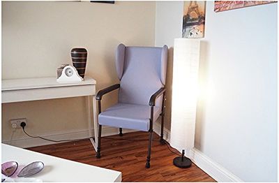 Aidapt Chesterfield Orthopaedic High Back Seat Chair With Adjustment for Leg and Back Height, Easy Wipe Clean Material. For Use by Elderly Users With Limited Mobility In Living Rooms and Bedrooms.