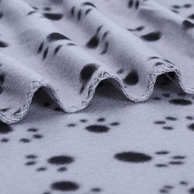 Patapalooza Coperta per animali domestici con stampa a zampe, morbida e lavabile, ideale per proteggere mobili e fornire comfort ai tuoi animali.
