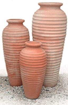 ANFORA GIGANTE RIGATA PER PIANTE E FIORI E PER ARREDO GIARDINO - FATTA A MANO, MADE IN ITALY; ALTEZZA CM. 97 DIAMETRO CM. 35 GIARA IN COTTO NATURALE