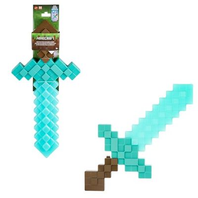 MINECRAFT Épée enchantée en diamant, accessoire pour jeu de rôle avec effets lumineux et sonores activés par un bouton et esthétique pixélisée