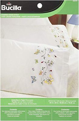 Bucilla Par de fronhas estampadas bordadas, 20 x 30 polegadas, 45076 borboletas em voo