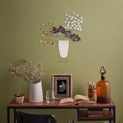 Hand-Painted Decorative Metal Wall Accessory, 47 x 55 cm, 100% Metal (1.5 mm), Unique Art Piece for Home Decor, Lightweight and Easy to Hang