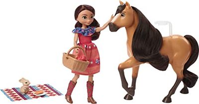 Dreamworks Spirit HHR35 - Set da gioco per amici pic-nic con cavallo e bambola Lucky (capelli bruna), con coperta, cestino e accessori, giocattolo per bambini dai 3 anni in su