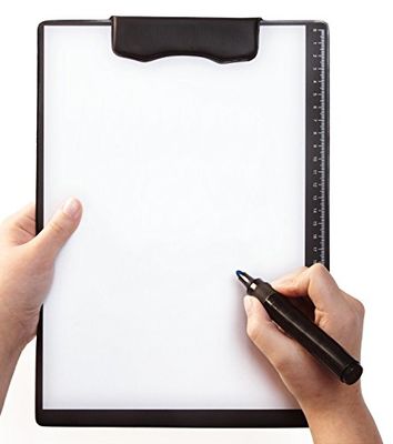 DESIGN INNOVATIVO La cartellina magnetica di Magnetoplan è una superficie di scrittura solida e lavabile con un meccanismo magnetico pieghevole per fissare la carta.