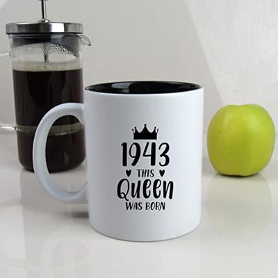 eBuyGB Engraved Black Reveal Coffee Mug -1943 This Queen was Born Design - 350ml Tea Cup, 80th Birthday Gifts for Women, Her - Eightieth Birthday Gift for Grandma, Mum, Sister, Auntie