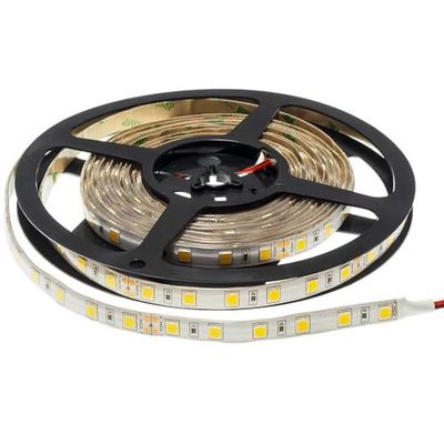 Brightium Striscia LED 5050 SMD 30/m, 6000K, impermeabile, ideale per illuminazione decorativa e ambiente interno ed esterno.