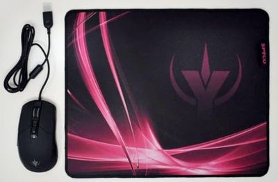 SPYCO Souris de Jeu de 7200 DPI, lumière RVB et 7 Boutons programmables + Tapis de Souris de Jeu antidérapant de 350 mm x 290 mm