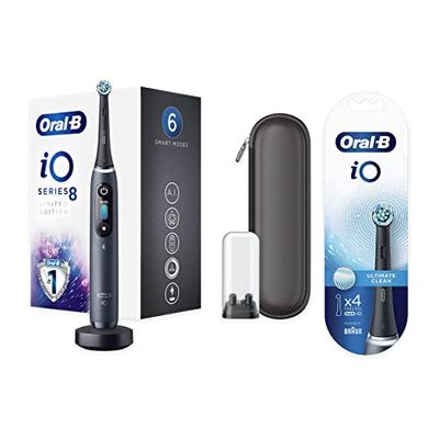 Oral-B iO Series 8 Brosse à Dents Électrique Rechargeable + Brossettes de Rechange (Pack de 4), Manche Intelligence Artificielle, 1 Brossette Et 1 Étui de Voyage Offre Premium, Noir