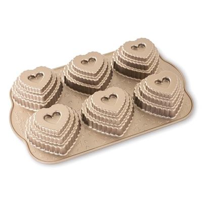 Nordic Ware Moule à muffins 3D en forme de cœur - Couronne - Grainé pour des friandises romantiques.