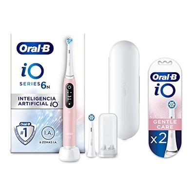 Oral-B iO 6 Cepillo de Dientes Eléctrico Rosa con Mango Recargable, Tecnología Magnética iO, 2 Cabezales de Recambio, Pantalla Blanco/Negro, Cargador y Funda de Viaje + 2 Cabezales Blancos Gentle Care
