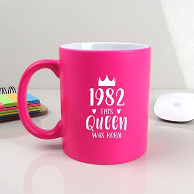 eBuyGB Engraved Neon Pink Coffee Mug -1983 This Queen was Born Design - 310ml Tea Cup, 30th Birthday Gifts for Women, Her - Thirtieth Birthday Gift for Mum, Sister, Auntie, Friend
