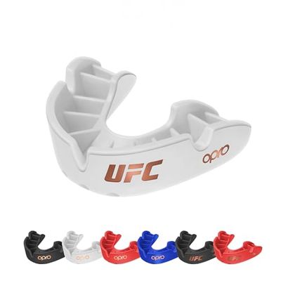 OPRO Bronze Level UFC sportowa osłona na zęby dla dorosłych i juniorów z etui i urządzeniem montażowym, osłona dziąseł dla dzieci do UFC, MMA, boksu, BJJ i innych sportów walki (biały, młodzież)