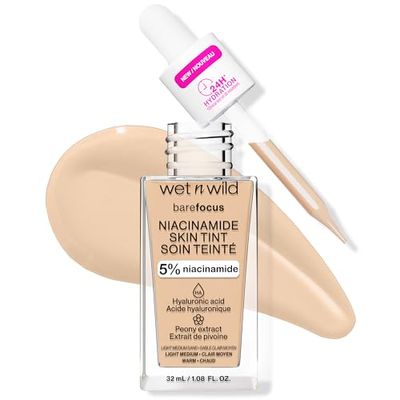 Wet n Wild Bare Focus Niacinamide Skin Tint, Fond de Teint Léger avec Formule Modulable, Enrichi en Acide Hyaluronique et Vitamine E pour un Look Radieux, Light Medium Sand