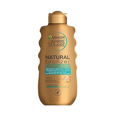 Garnier Latte Autoabbronzante Natural Bronzer, Per un'Abbronzatura Uniforme e Naturale, A Rapido Assorbimento, Azione Idratante e Levigante, Con Olio di Albicocca e Vitamina E, Ambre Solaire