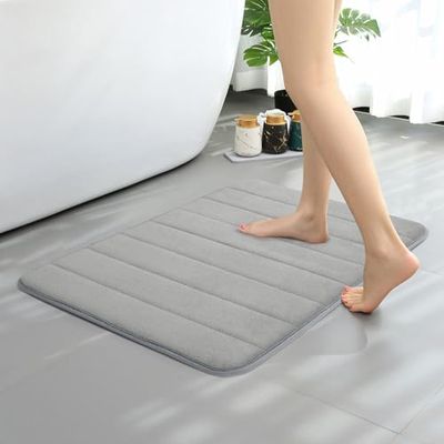 Oamwrae Tapis de Bain Absorbant, 43 x 63 cm Tapis Salle de Bain Antidérapant, Doux et Lavable en Machine, pour Douche et Baignoire, Gris
