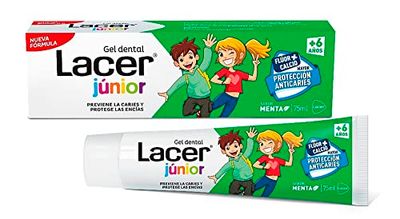 LACER JUNIOR - Gel Dental Infantil 75 ml, para Niños a Partir de 6 meses a 6 años, Sabor a Menta, Previene la Caries, Fórmula de Flúor Más Calcio, Cuida los Dientes de Leche