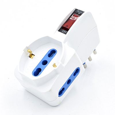 Adaptador de Ahorro de Espacio Blanco, 2 Tomas Italianas 10/16 A y 1 Toma Schuko 10/16 A, Enchufe Italiano 10 A, con protección de sobrecarga e Interruptor