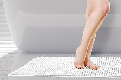 Emma Barclay Tappeto da bagno antiscivolo morbido al tatto in bianco – Tappetino doccia 45 x 75 cm