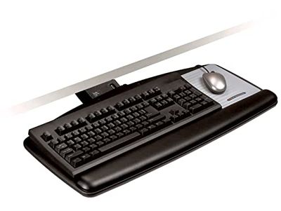 3M Sit/Stand tangentbordsbricka, vrid bara vred för att justera höjd och luta, robust bricka inkluderar gelhandledsstöd och exakt musmatta, brickan svänger och lagrar under skrivbord, 58 cm spår,