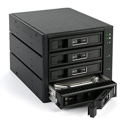 FANTEC BP-T3141 SAS I, II + SATA I, II,III Backplane for 4x 3.5"/2.5" HDD/SSD in a 3x 5.25" bay. With an 80mm fan at the back. Aluminium case and front in black.